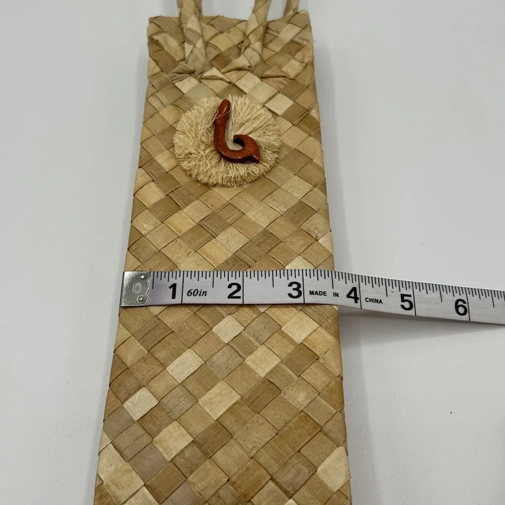Woven Straw Wine Bottle Gift Bag Natural Palm Leaf Braided Handle Tropical Tiki